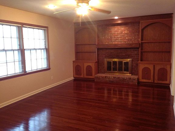 2nd image of 8301 W 98th St