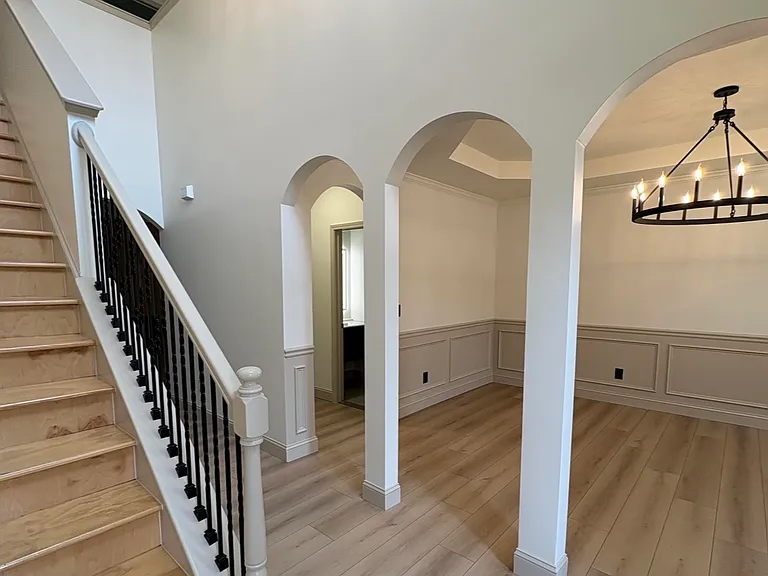 1244 Saint James Pl — Photo 4