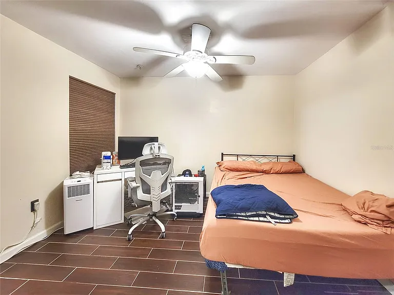 4000 SW 23rd St #4-308 — Photo 5
