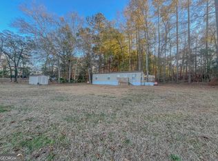 1127 S Lake Dr, East Dublin, GA 31027