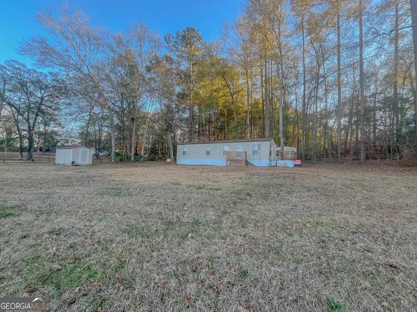 1127 S Lake Dr, East Dublin, GA 31027
