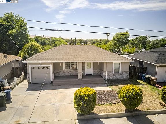 2nd image of 1124 Klengel St