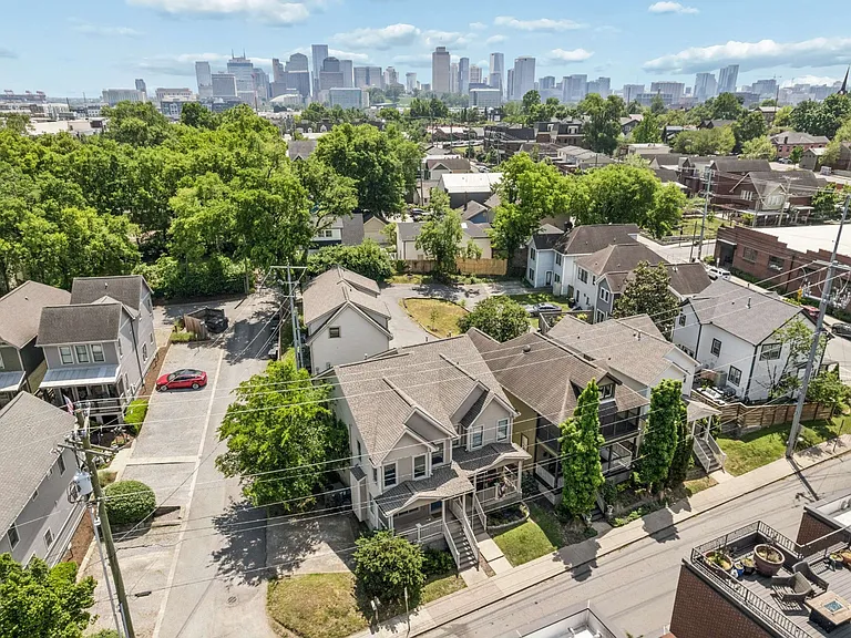415 Van Buren St — Photo 33
