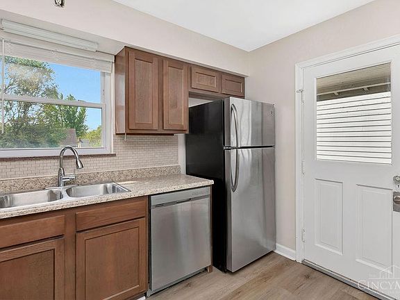 3rd image of 409 Home Ave