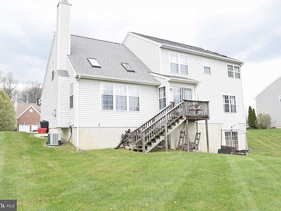 4th image of 118 Durham Dr
