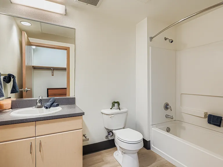 University Lofts — Photo 10