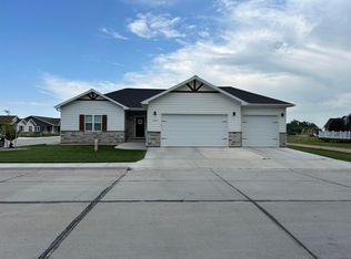 1806 B St, Cozad, NE 69130