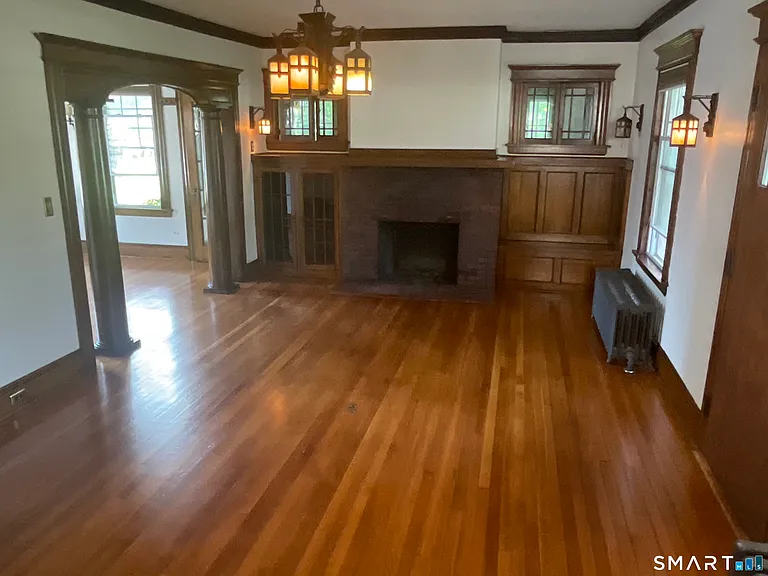 1127 W Broad St — Photo 6