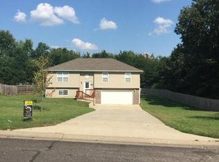 7709 N Chesley Dr, Columbia, MO 65202