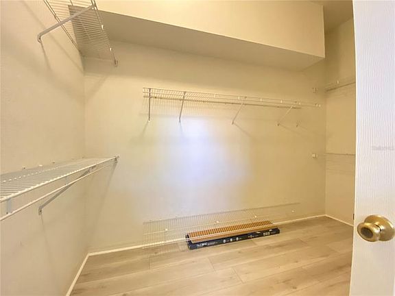 5th image of 18117 Royal Forest Dr