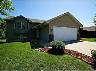 5322 W 143rd St, Savage, MN 55378
