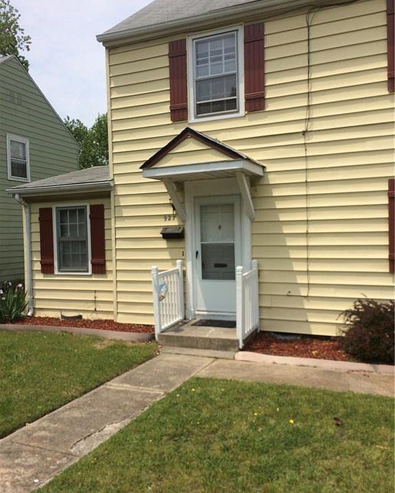 2nd image of 927 16th St