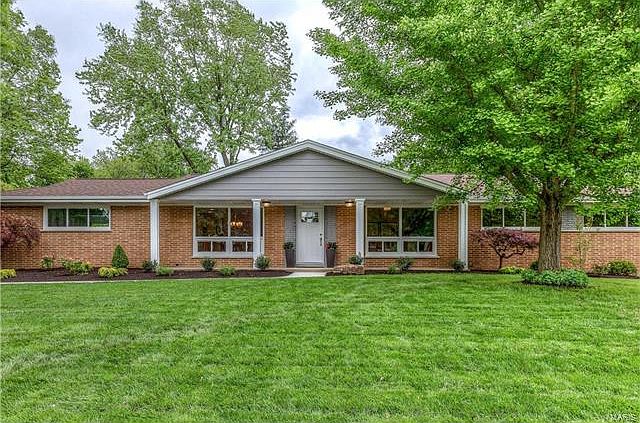 1st image of 832 Berry Hill Dr