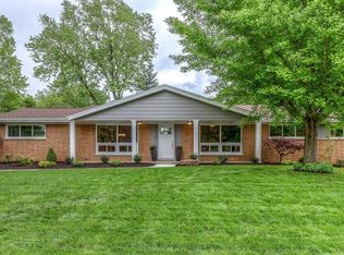 832 Berry Hill Dr, Saint Louis, MO 63132
