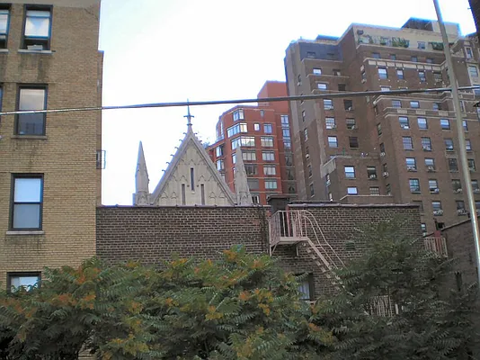 Rented by City Connections Realty | media 28