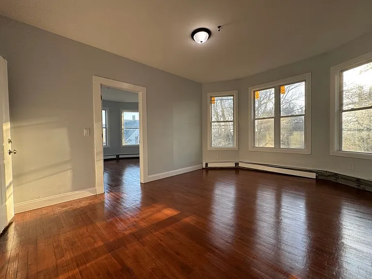 16 Laurel St #2A — Photo 4