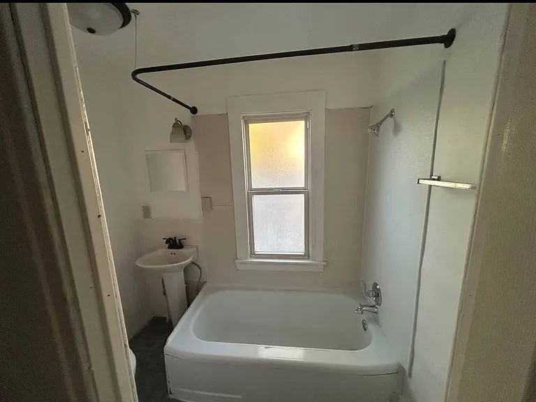 2121 Delaware Ave — Photo 8