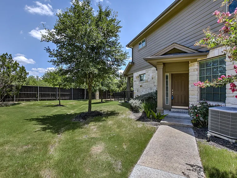 3101 Davis Ln #8002 — Photo 2