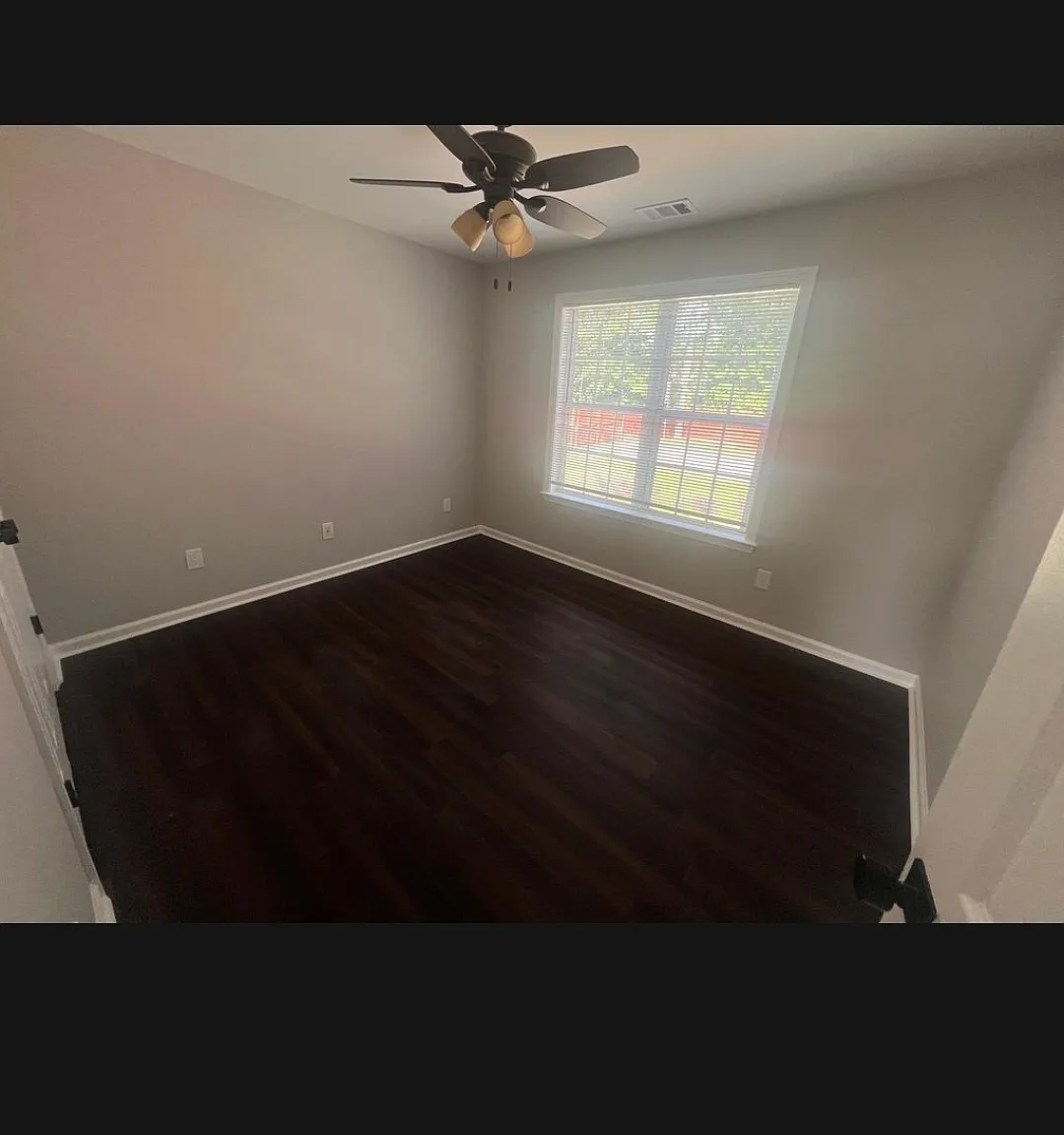5 bed, 2714 sqft, $3,500 — Photo 2