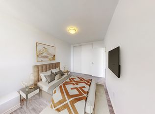 10 Walmer Rd #1251995, Toronto, ON M5R2W4