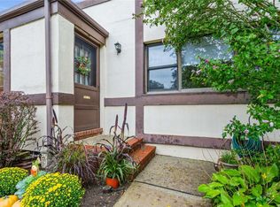 252 Cherry Valley Ave APT A1, Garden City, NY 11530
