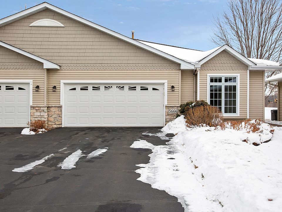 1-Level Living on Scenic Lot
