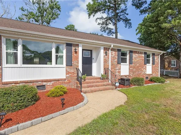2468 Dunbarton Dr, Chesapeake, VA 23325