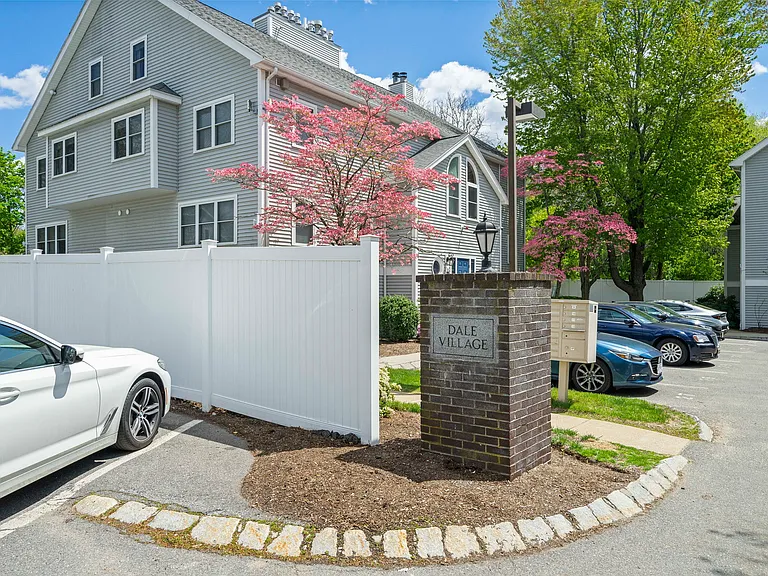 11 Marion St #A — Photo 17