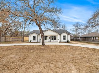 3811 Waterwood Pass, Elmendorf, TX 78112