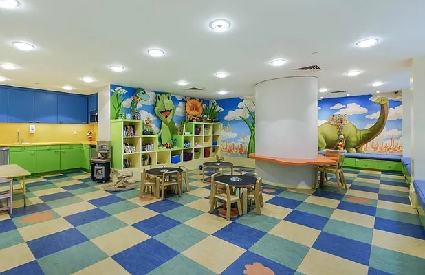 Rented by NextStopNY | media 24