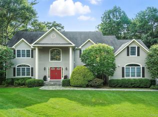 39 Admiral Wordens Ln, Briarcliff Manor, NY