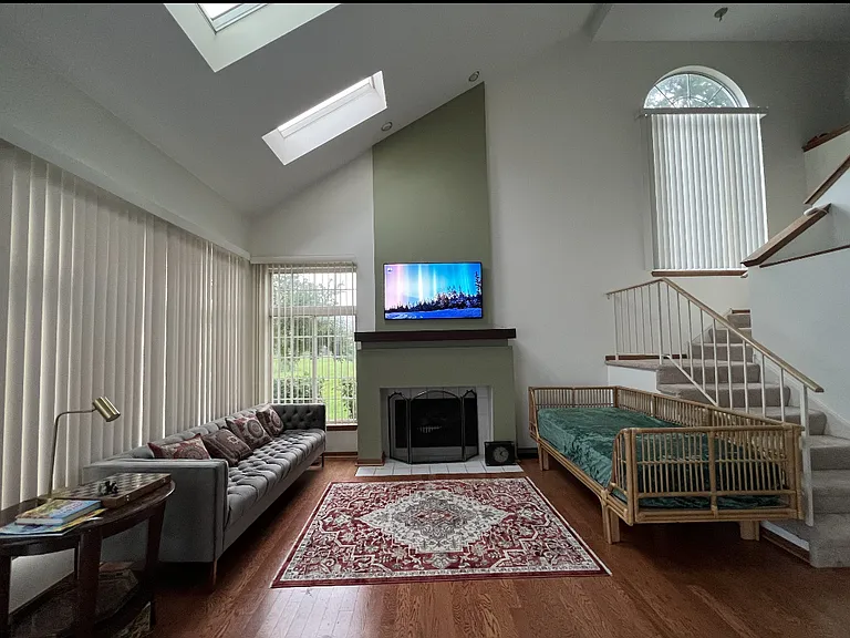 1157 E Cambria Ln S — Photo 2