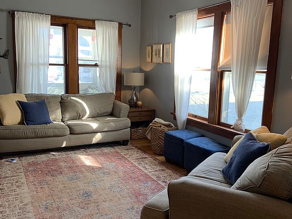 4th image of 4207 Barker Ave