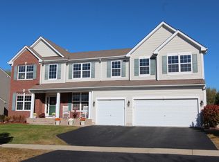 2556 W Magnolia Ln, Round Lake, IL 60073