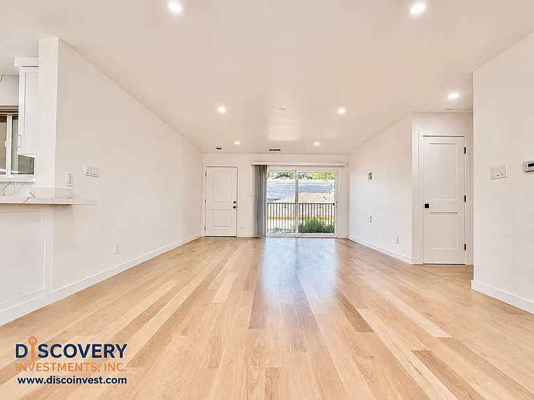 3939 Midvale Ave — Photo 6