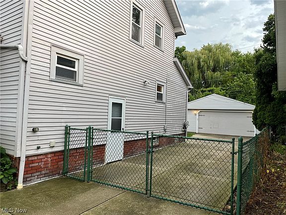4th image of 18850 Monterey Ave