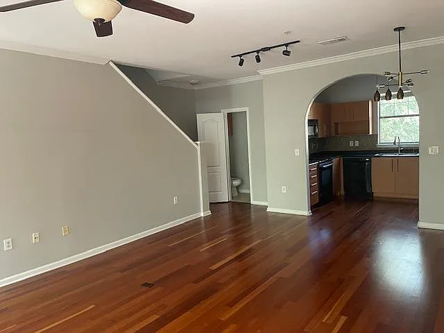 2 bed, 2.5 bath, 1259 sqft, $1,750 — Photo 3
