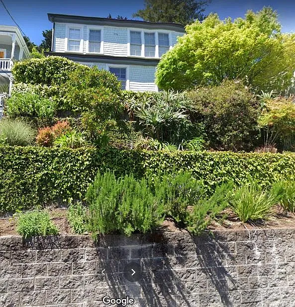 14B Bayview Ave