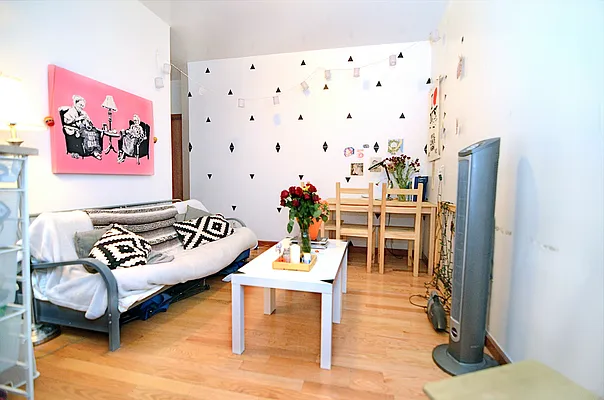 Rented by Wave Real Estate Group | media 11