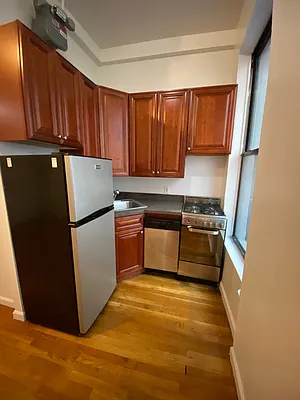 Rented by Peter R. Hungerford, LREB | media 4