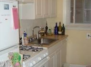 1096 Beaconsfield Ave, Grosse Pointe Park, MI 48230
