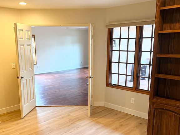 4th image of 18391 Camberwell Ln