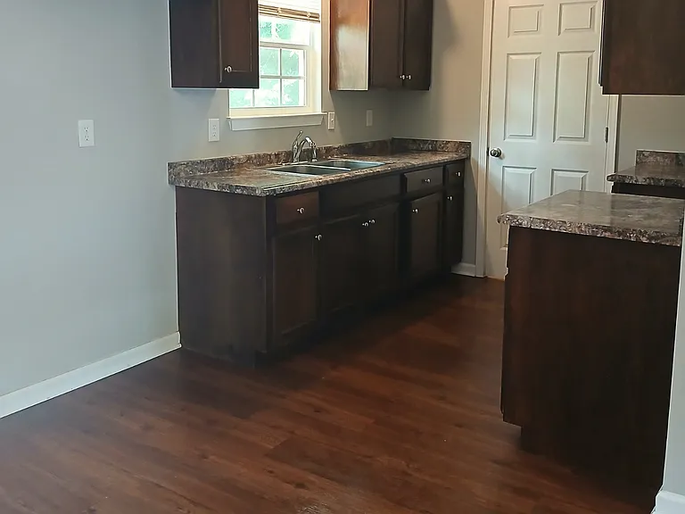 2043 Leota St — Photo 13