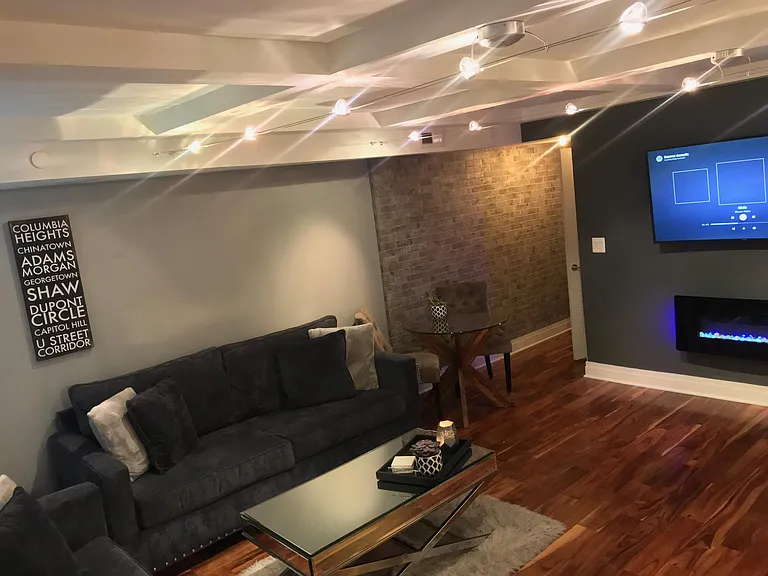 1829 California St NW #103 — Photo 8