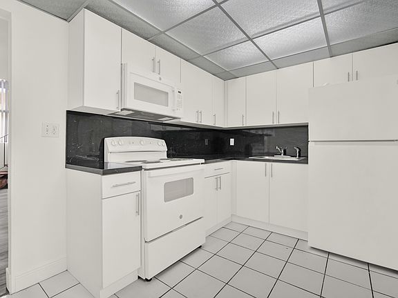 3rd image of 134 Salamanca Ave APT 16B