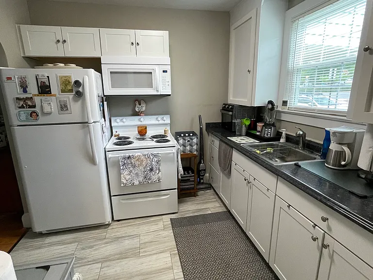 1001 Sunken Rd — Photo 2