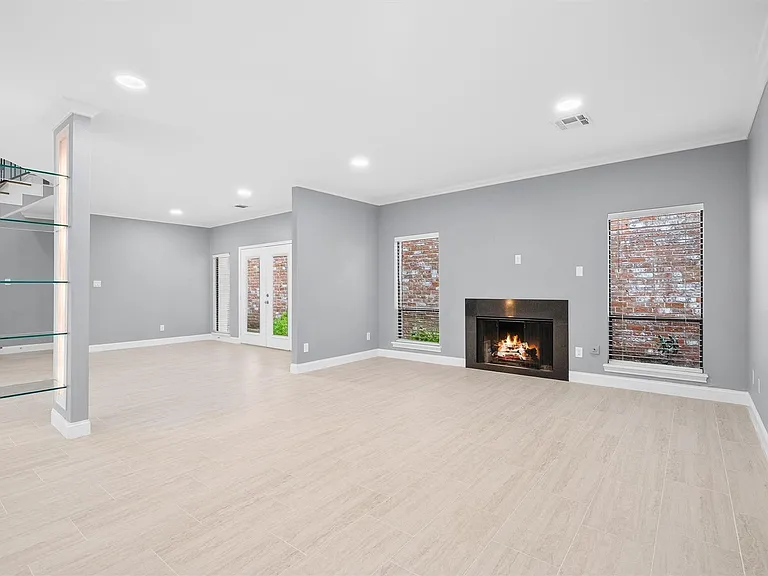 1032 Townplace St — Photo 5