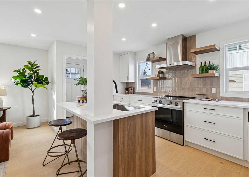 1st image of 4547 E Passchendaele Rd SW