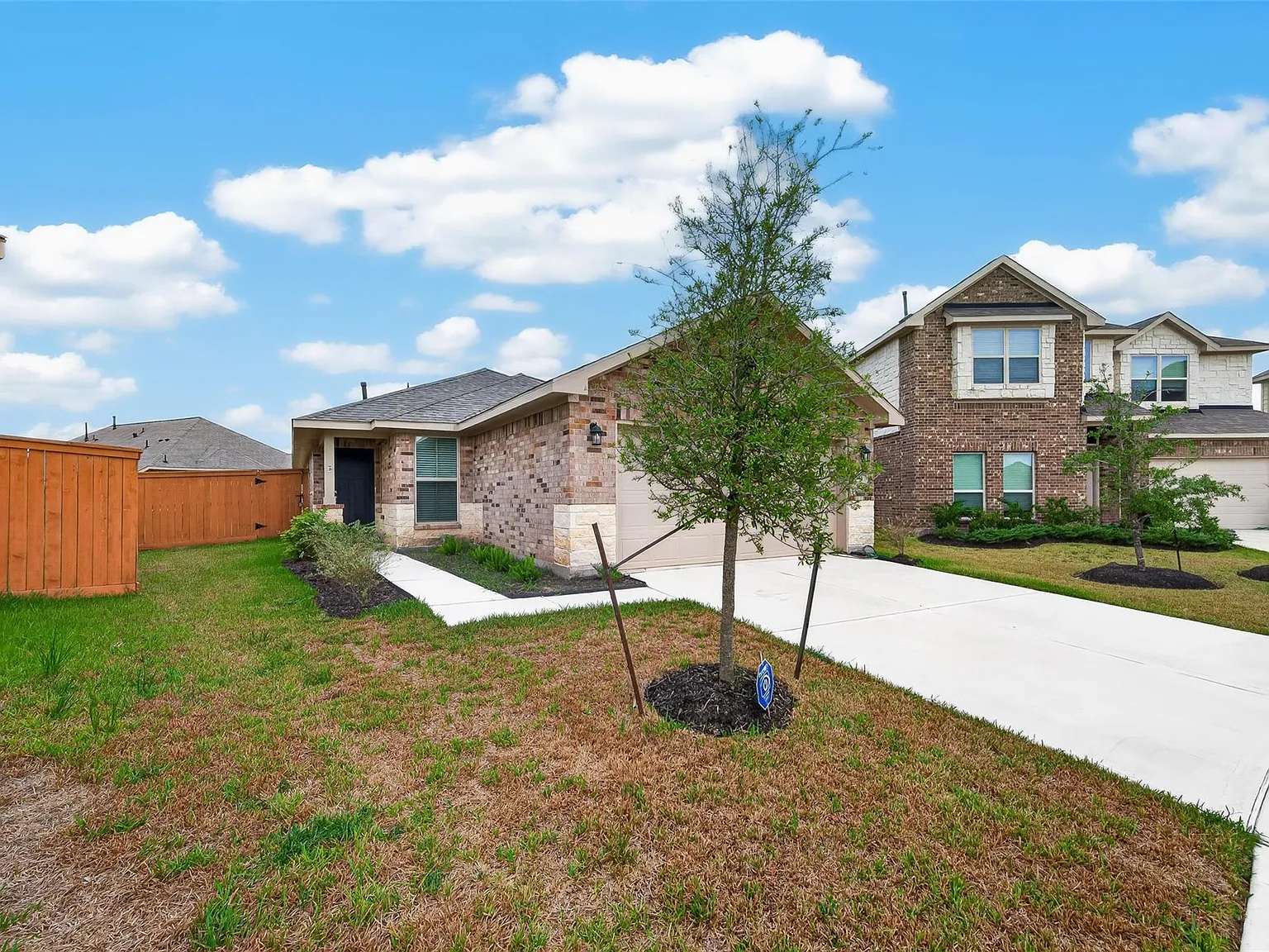 3 bed, 2.0 bath, 1592 sqft, $2,250 — Photo 2