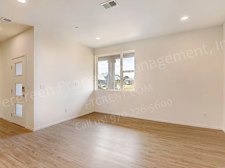 4954 Denys Dr — Photo 5